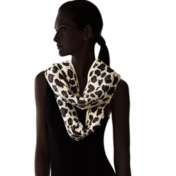 Infinity loop scarf - Picture 3 of 4